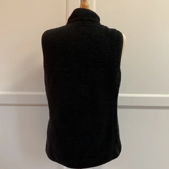 PUMA Reversible Black Fleece Lined Vest - Picture 10 of 11